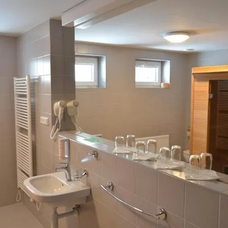Ceska Farma Hotel Dolni Dvur